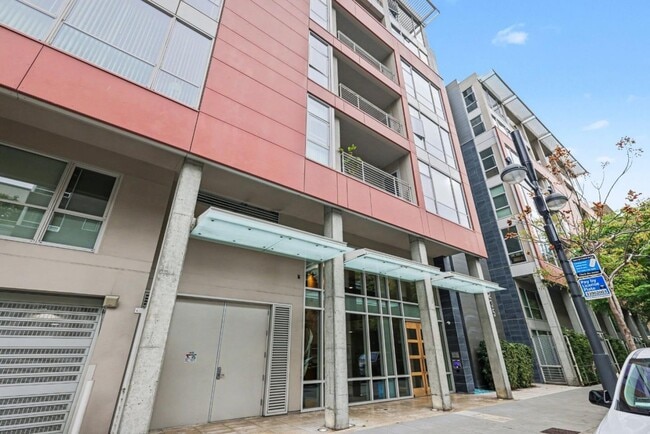 Photo - 235 Berry St