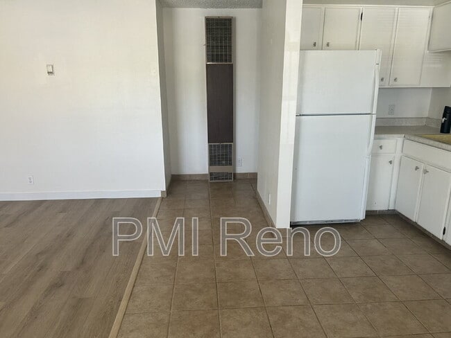 Photo - 374 La Rue Ave