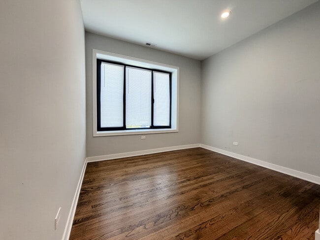 Photo - 5209 N Milwaukee Ave Unit 2