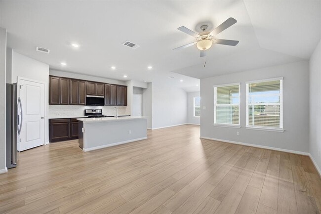 Photo - 809 Russet Rock Dr