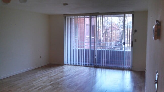 Building Photo - 50 Watertown St Unit 2bed 2bath