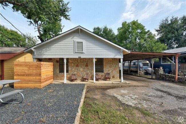 Building Photo - 2405 E 10th St Rental