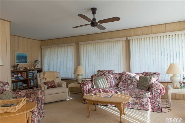 Photo - 130 Watersedge Way