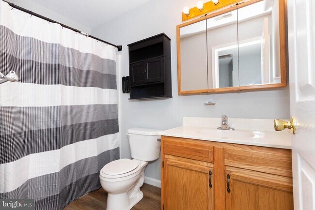 Photo - 24 Judges Ct