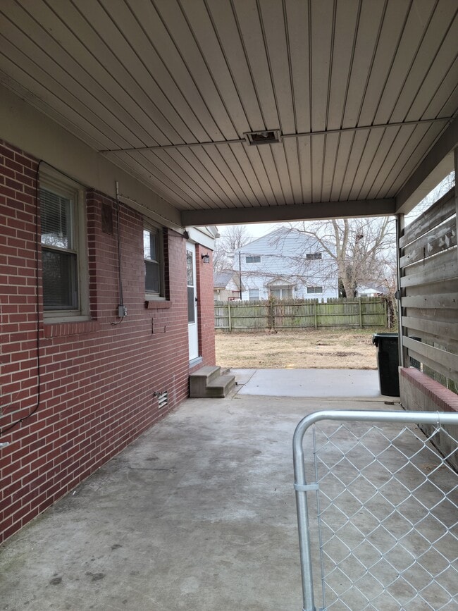Photo - 612 Suffolk Dr