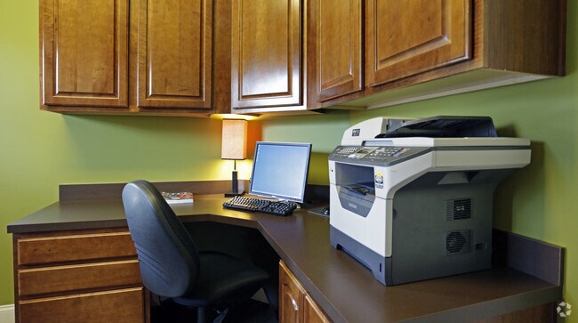Business Center - Legacy at Twin Oaks