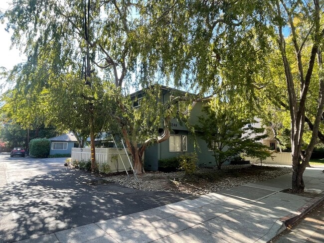 Photo - 1249 Hoover St Unidad 4