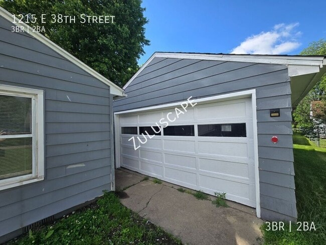 Photo - 1215 E 38th St