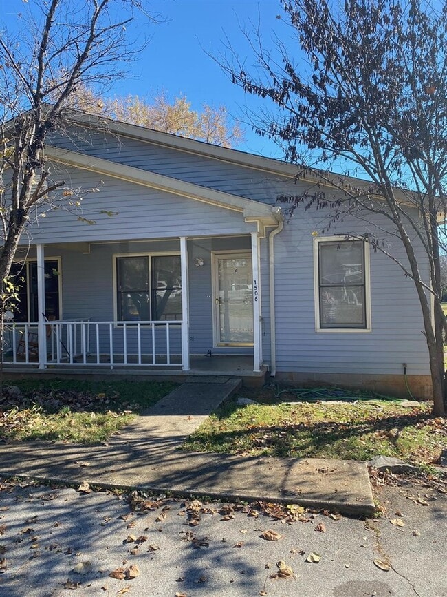 Photo - 1506 Smallhouse Rd