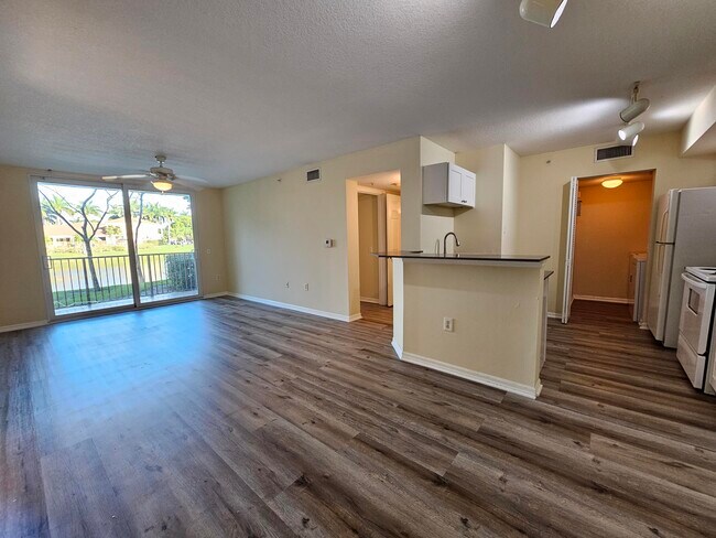 604 Villa Cir Unit 604