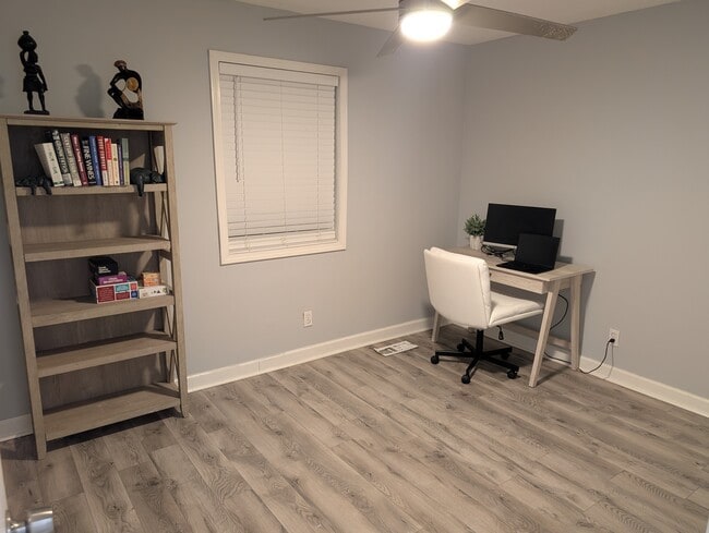 Photo - 1263 Oakland Dr SW