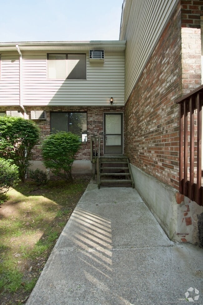 Building Photo - 839 Blackstone Vlg Unit 839 Rental