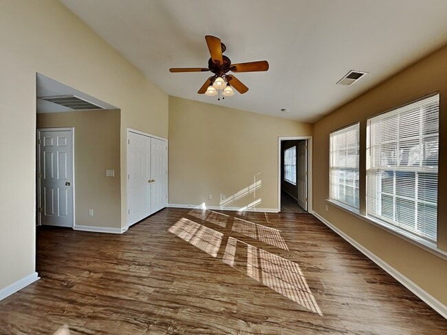 Photo - 2921 Deep Cove Dr NW