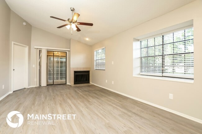 Photo - 548 Portland Cir