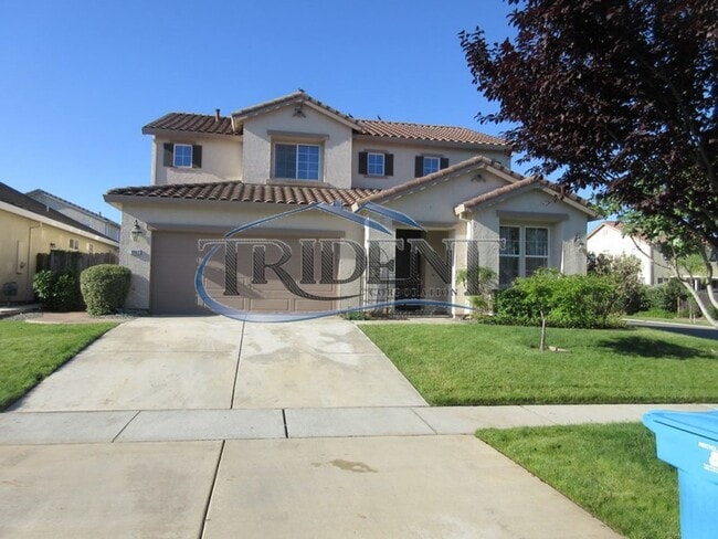 Building Photo - 3 bedroom, 3 bath house with Bonus Room