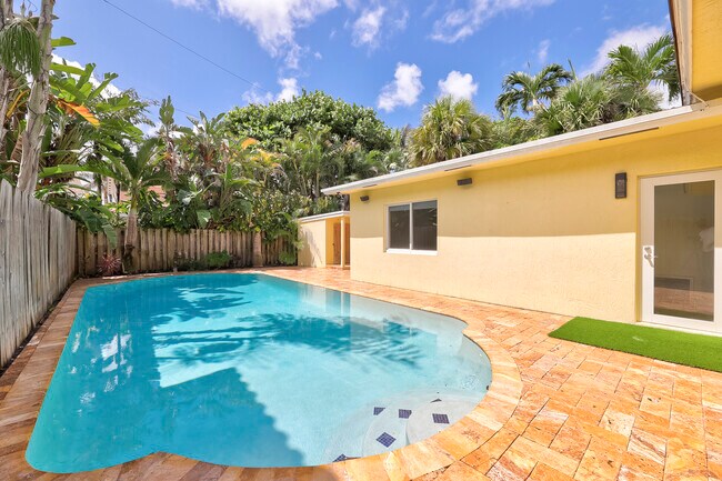 Salt Water Pool - 3322 NE 18th St