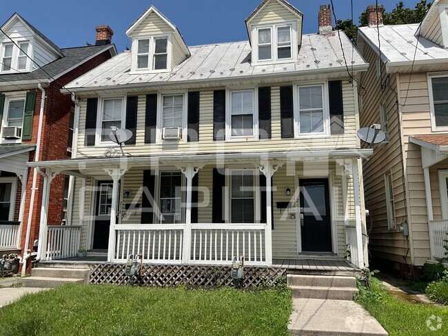 Building Photo - 238 E Middle St Rental