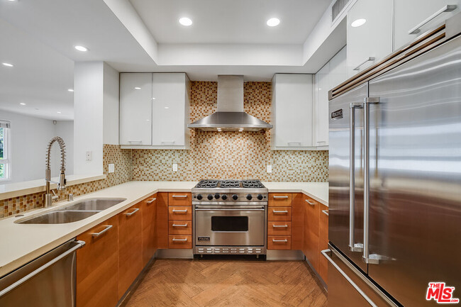 Building Photo - 1517 S Bentley Ave Unit 205 Rental
