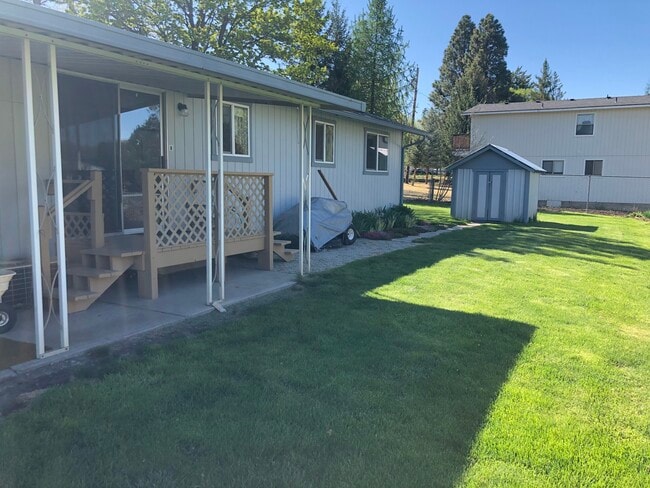 Photo - 807 Poplar St