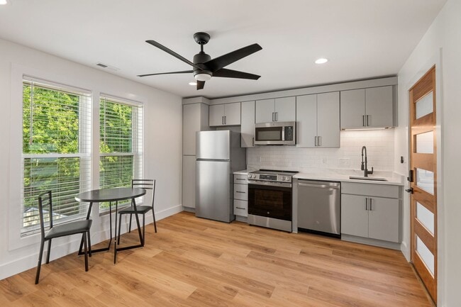 Building Photo - 507 Dupree St Unit B