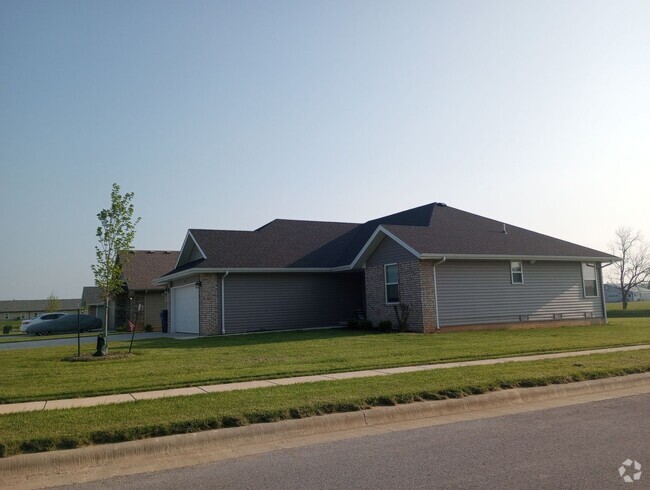 Building Photo - 3 Bedroom Single Family Home in Rogersville