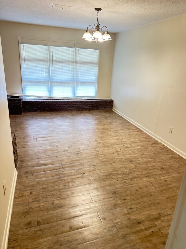 Photo - 103 Sykes Park Cir