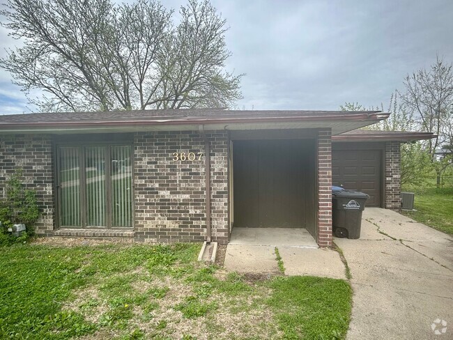 Building Photo - 3607 SE 11th St Rental