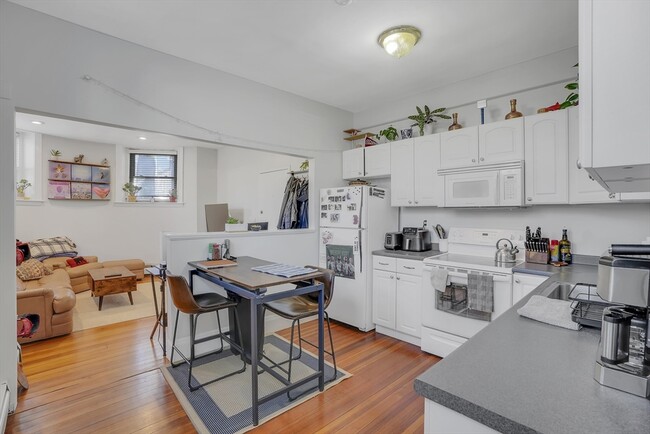 Photo - 344 Harvard St Unit B