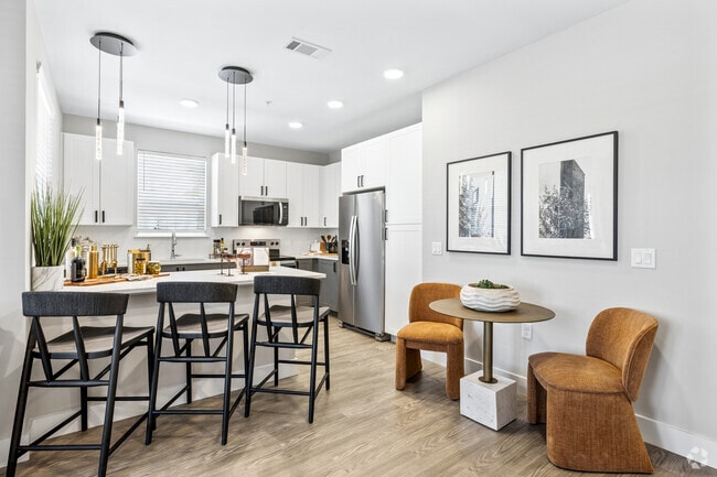 2BR, 2BA - 1,031SF - Dining Room