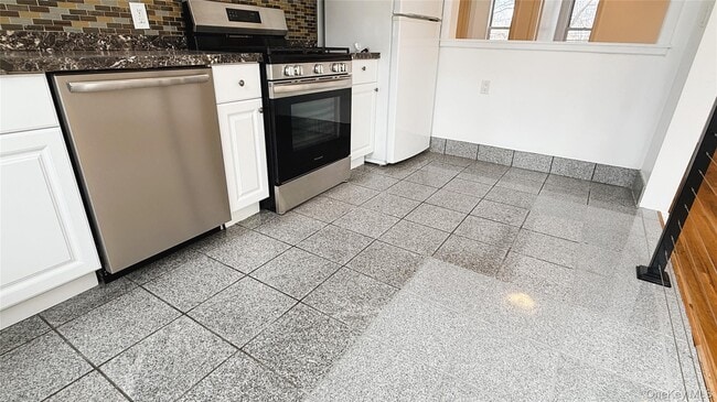 Photo - 50-21 Celtic Ave Unidad Apt 1