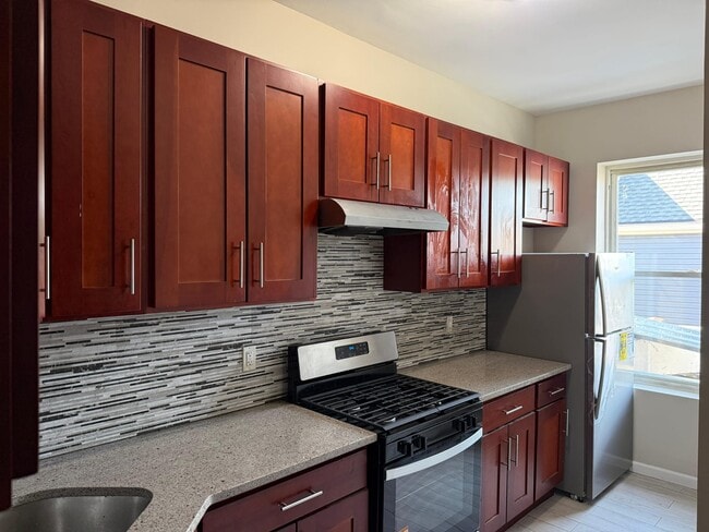 Building Photo - 8652 112th St Unit B
