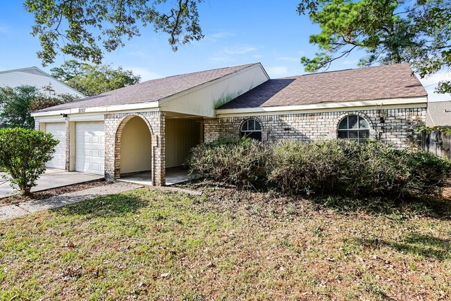 Photo - 2703 Wood River Rd