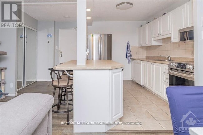 Photo - 665 Bathgate Dr Unit 104
