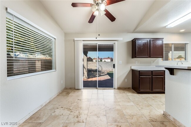 Building Photo - 857 Lantham Pl Rental