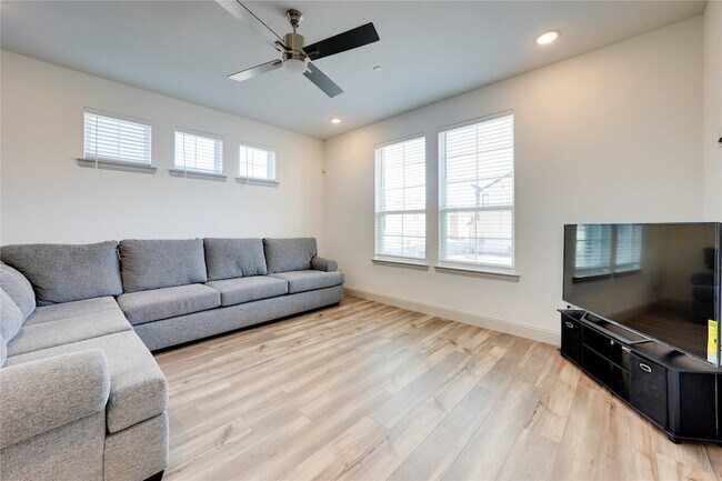 Photo - 3516 Zellwood Ln