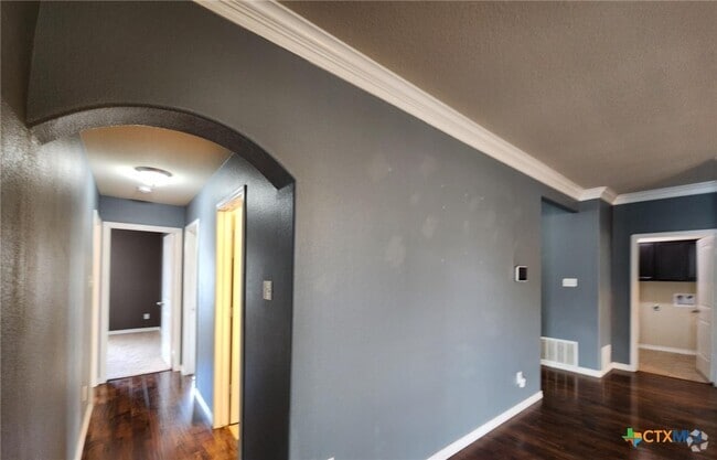 Building Photo - 837 TUSCAN Rd Rental