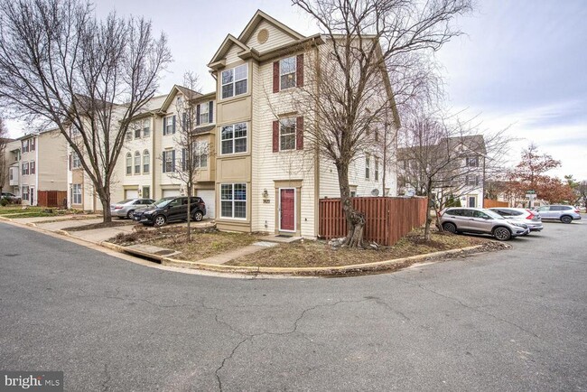 Photo - 7627 Duneiden Ln Townhome