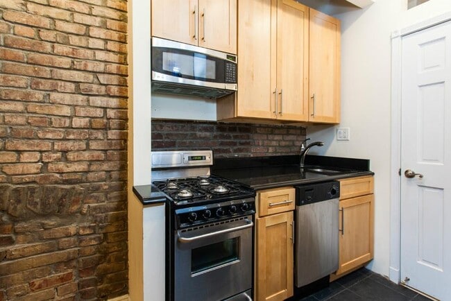 Photo - 493 Second Ave (27th & 28th St), #12 Unidad 12