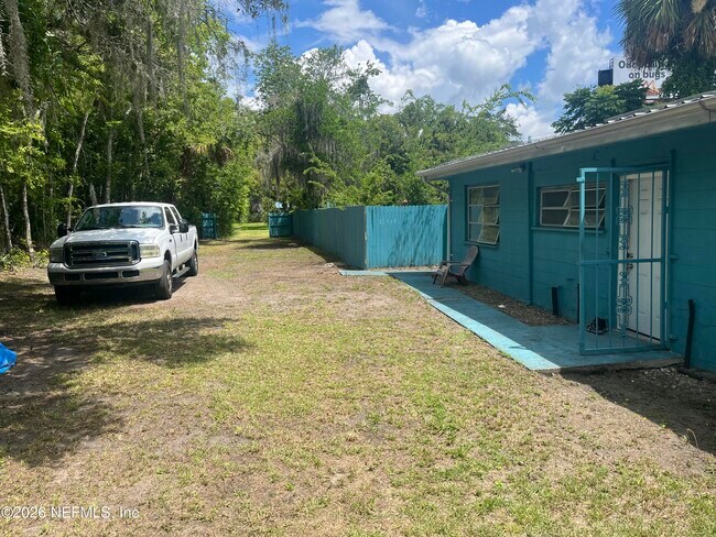 Photo - 1181 US-17