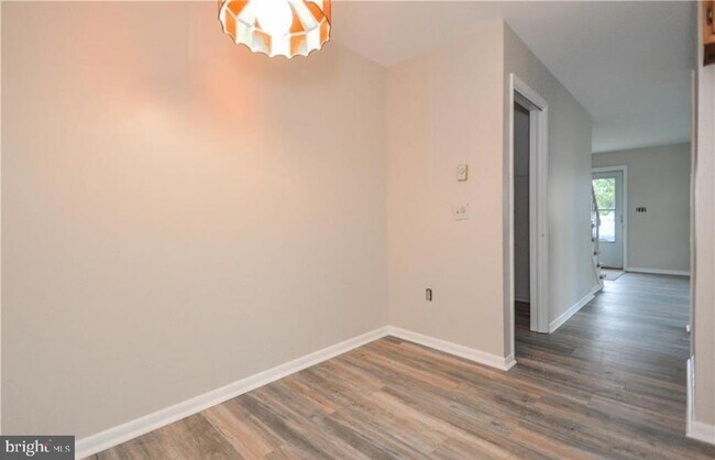 Photo - 603 Poplar St