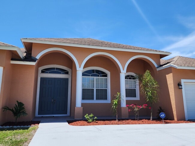 Photo - 4374 SW Savona Blvd