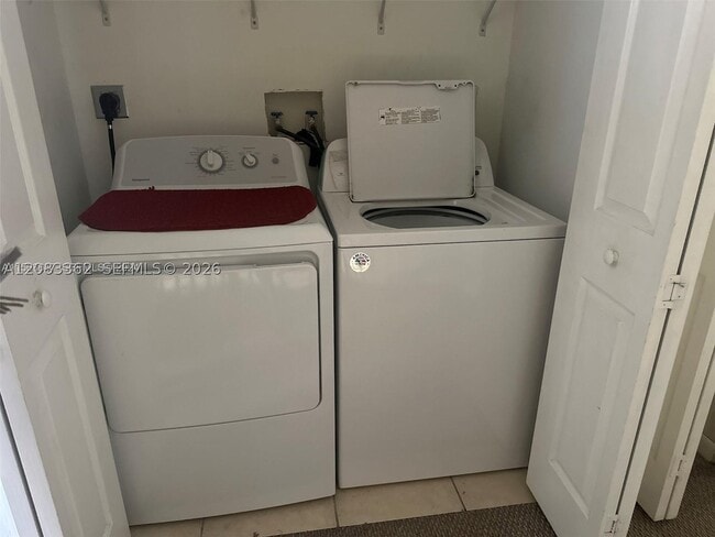 Photo - 1040 NE 42nd Terrace