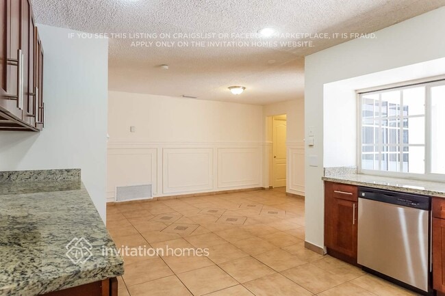 Photo - 8830 Johnson St