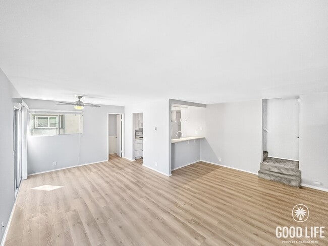 Building Photo - Stunning 2BD/2.5BA W/ In-Unit Laundry and ... Unit 123