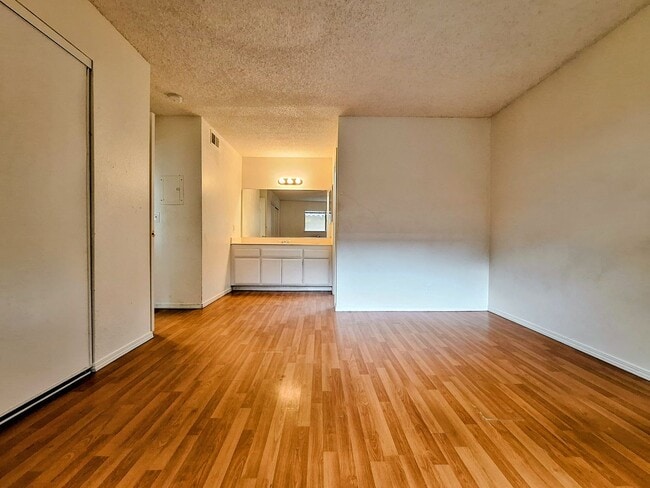 Photo - Beautiful 2bd Condo In Gated Community With Pool, Gym, and On-site Laundry Unit 238