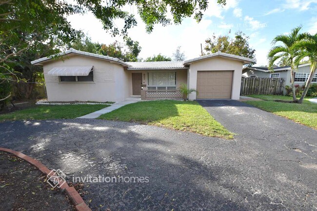 Photo - 921 E Hawthorne Cir