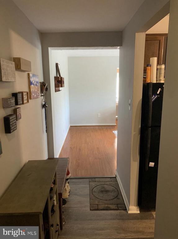 Building Photo - 615 Center St