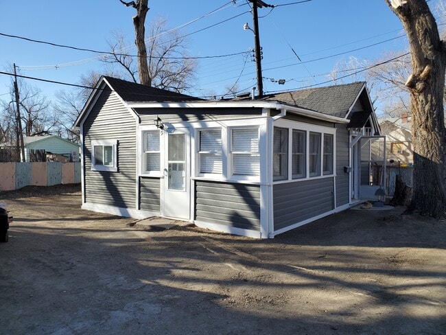 Building Photo - 635 Elm Ave Rental