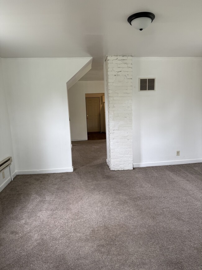 Photo - 5009 Hoagland Ave