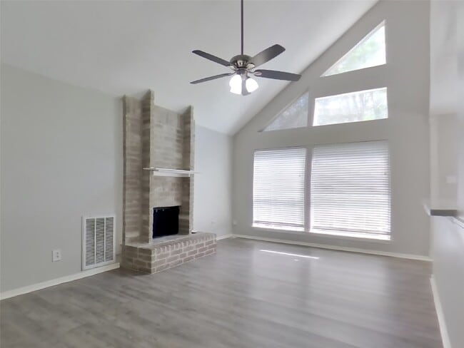 Photo - 19631 Coppervine Ln